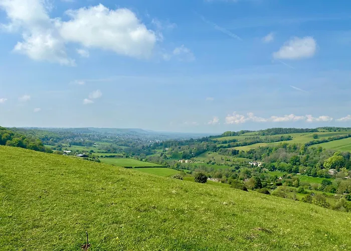 Lyndale House - Exclusive Use, Self Catering, Fpventures Stroud