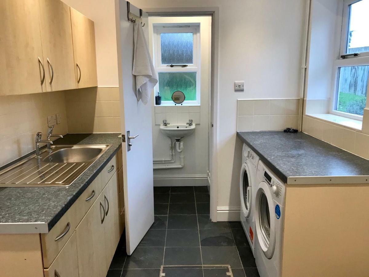 Lyndale House - Exclusive Use, Self Catering, Fpventures Stroud Holiday home Stroud (Gloucestershire)