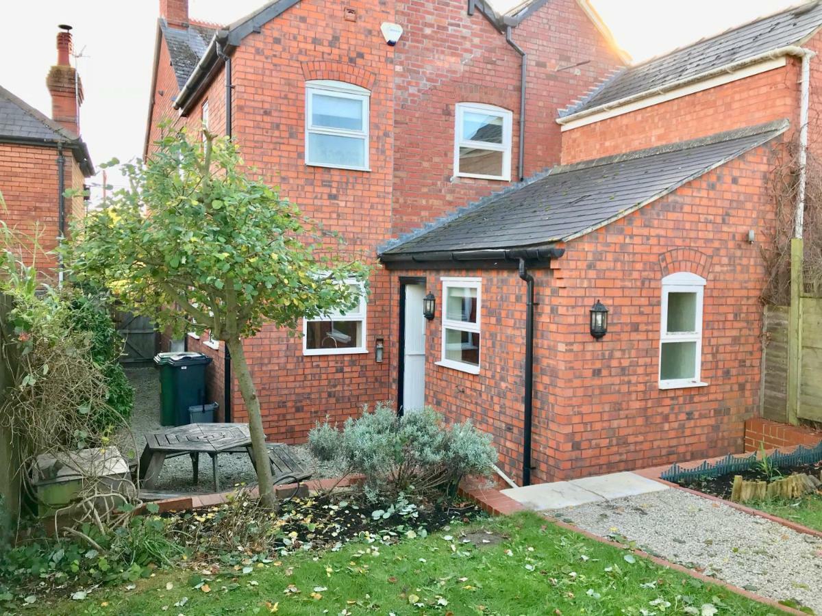 Holiday home Lyndale House - Exclusive Use, Self Catering, Fpventures Stroud *