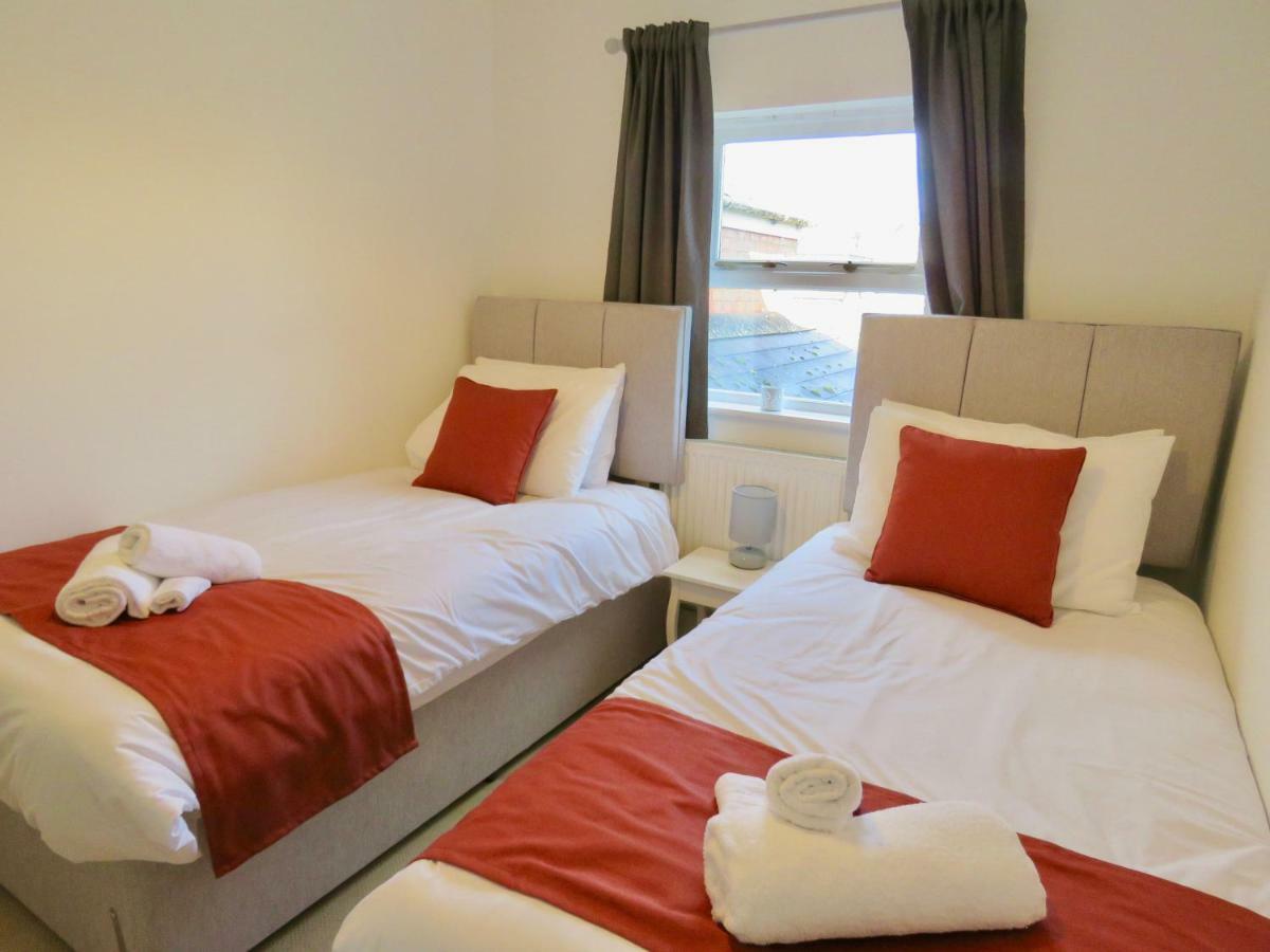 Lyndale House - Exclusive Use, Self Catering, Fpventures Stroud Stroud (Gloucestershire)